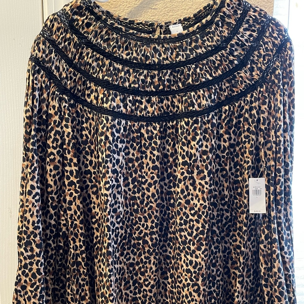 Old Navy NWT $36.99 animal print women’s blouse
